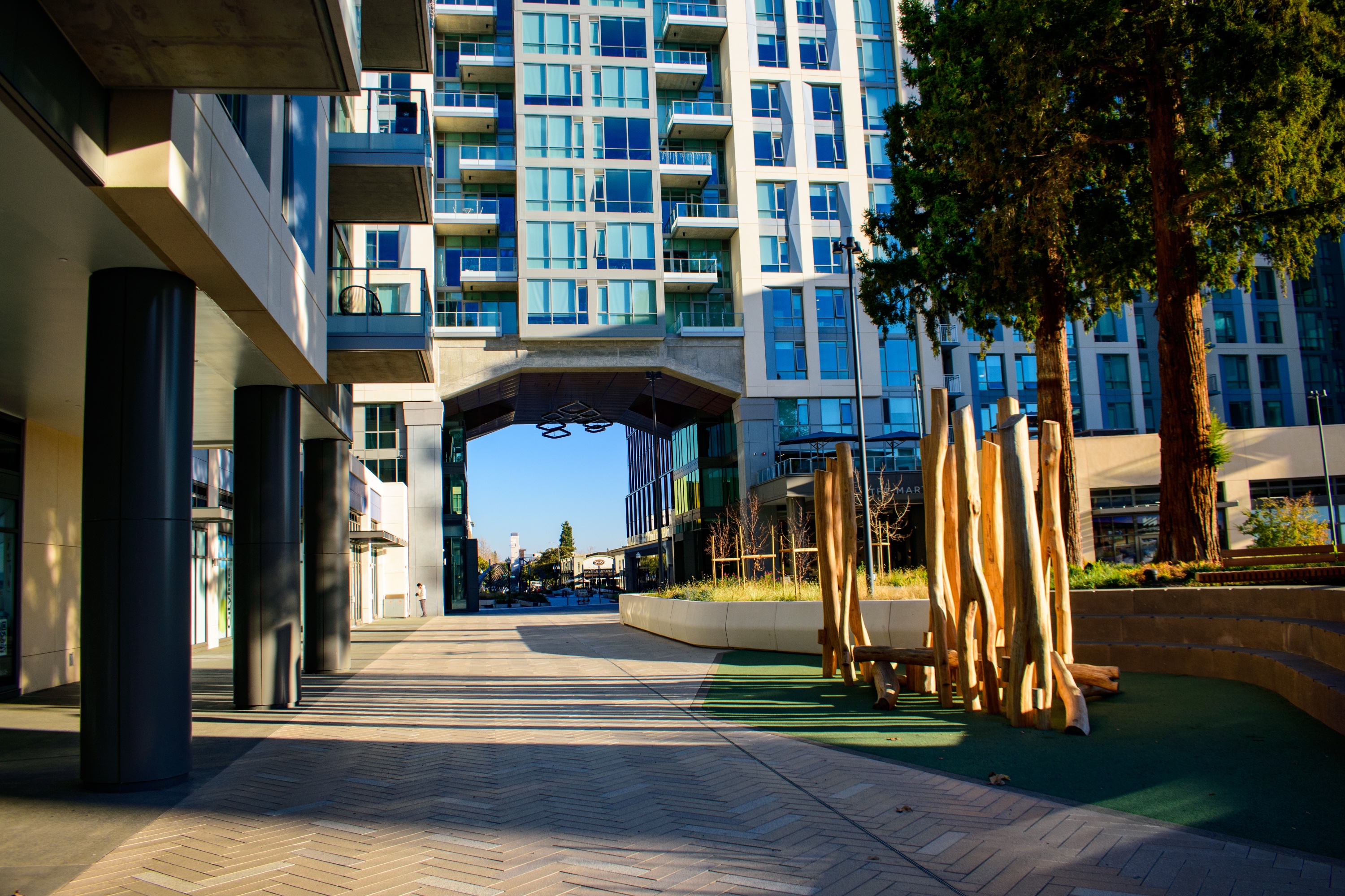 Sunlit pedestrian plaza in downtown Sunnyvale, California