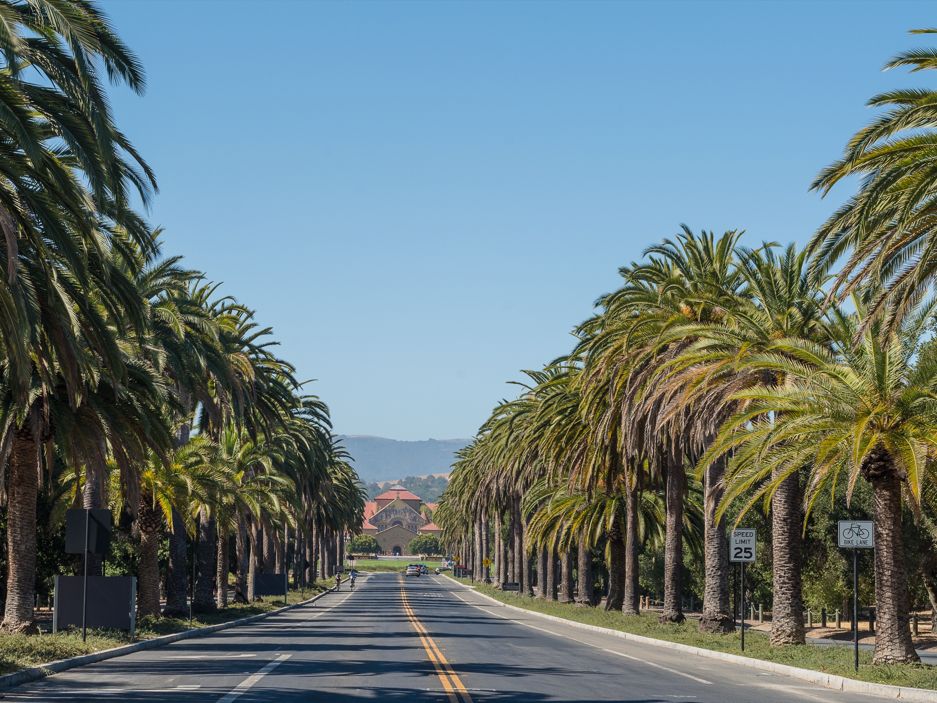 Palm Drive entrance to Stanford University in Palo Alto